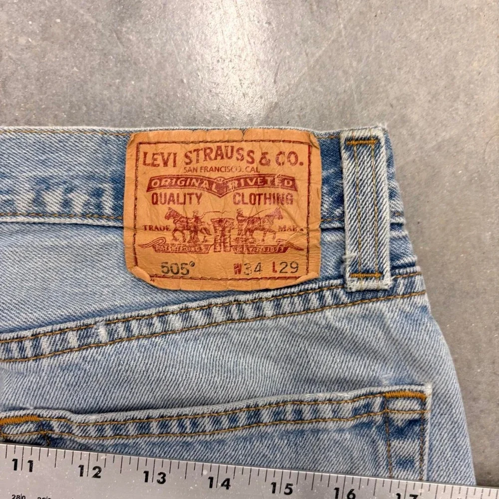 Vintage Levi's 505 Regular Fit Jeans Light Wash Distressed Denim 34x29